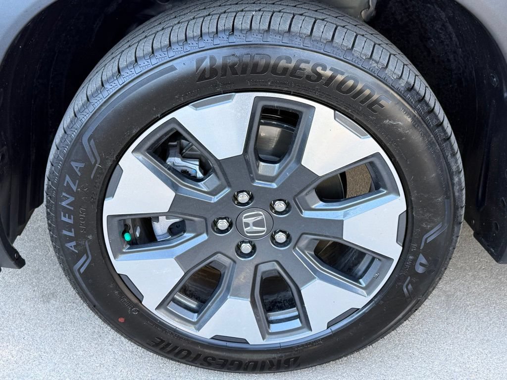 Certified 2026 Honda Pilot Touring image 11