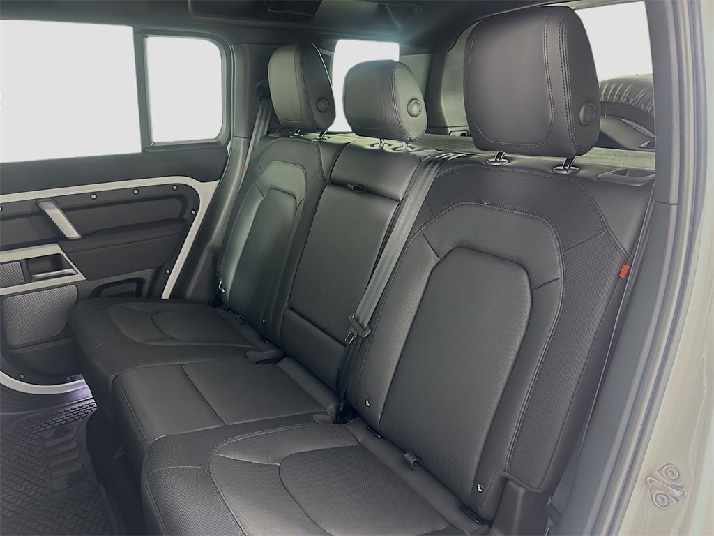 Used 2023 Land Rover Defender 110 X-Dynamic SE image 26