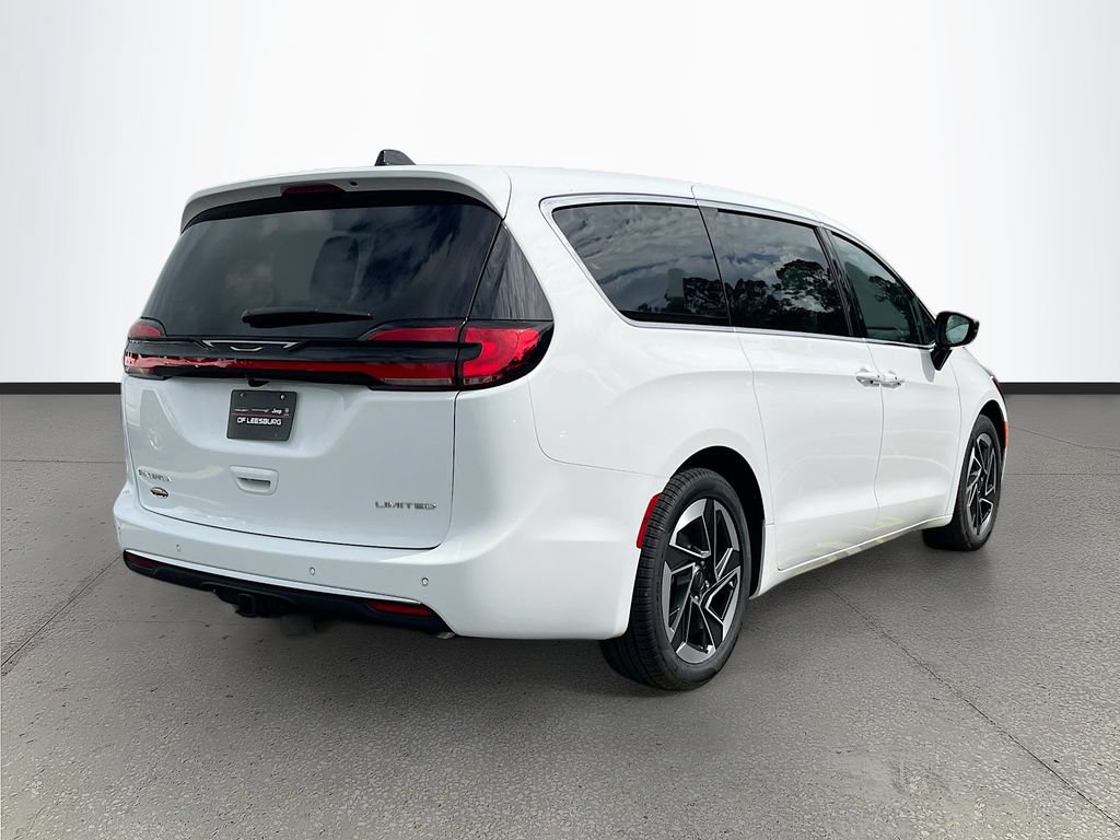 New 2027 Chrysler Pacifica Limited w/ Family Tech Group FWD image 7