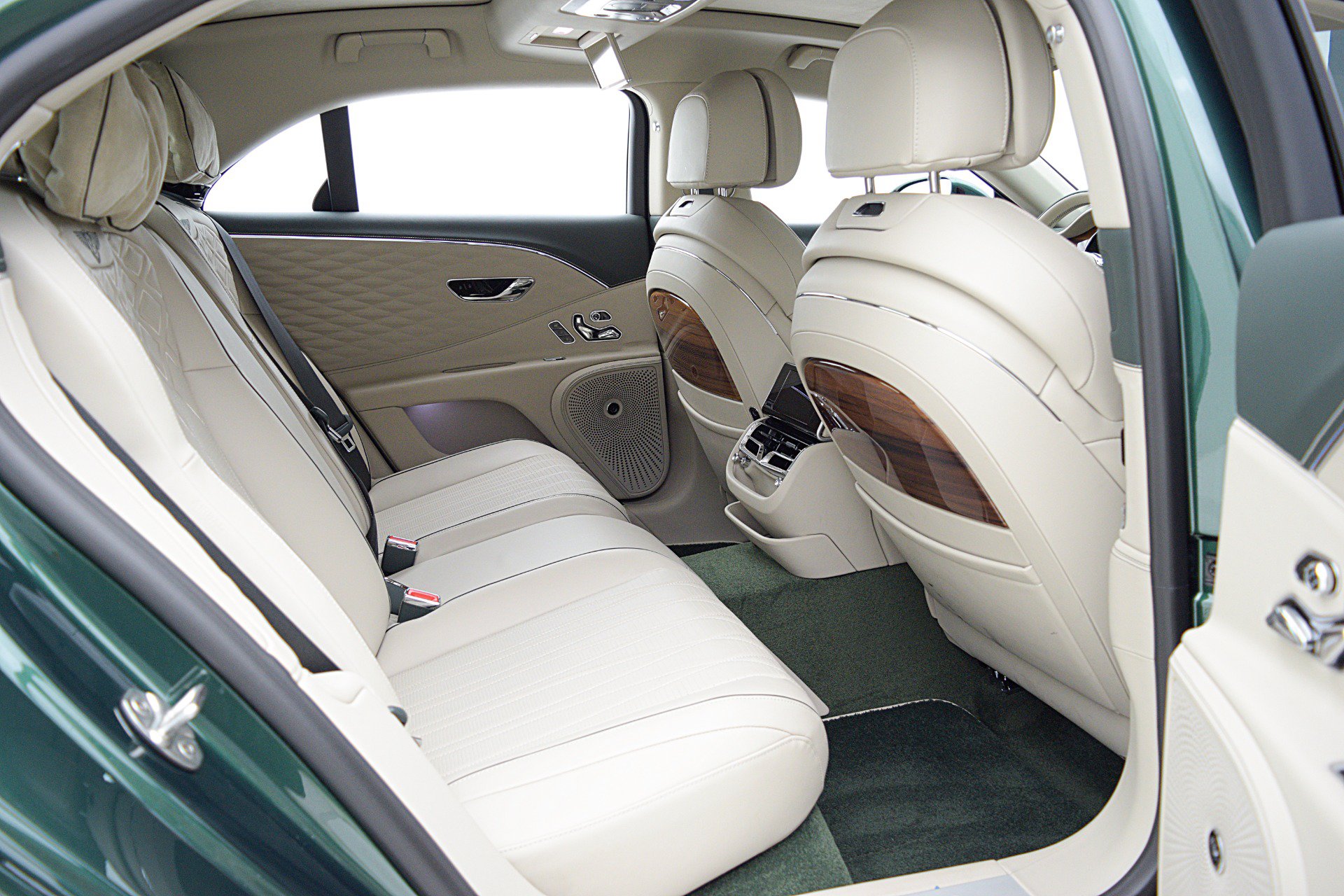 Certified 2022 Bentley Flying Spur V8 AWD/4WD image 33