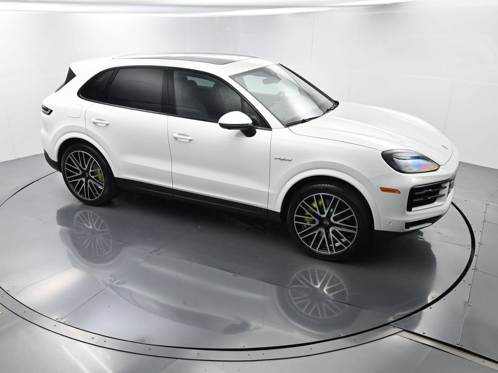 Certified 2026 Porsche Cayenne E-Hybrid AWD/4WD image 38