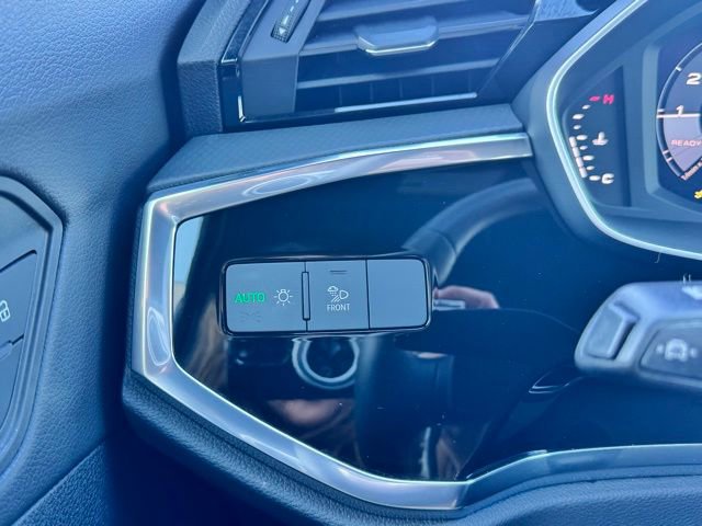 Certified 2025 Audi Q3 2.0T Premium w/ Convenience Package image 59