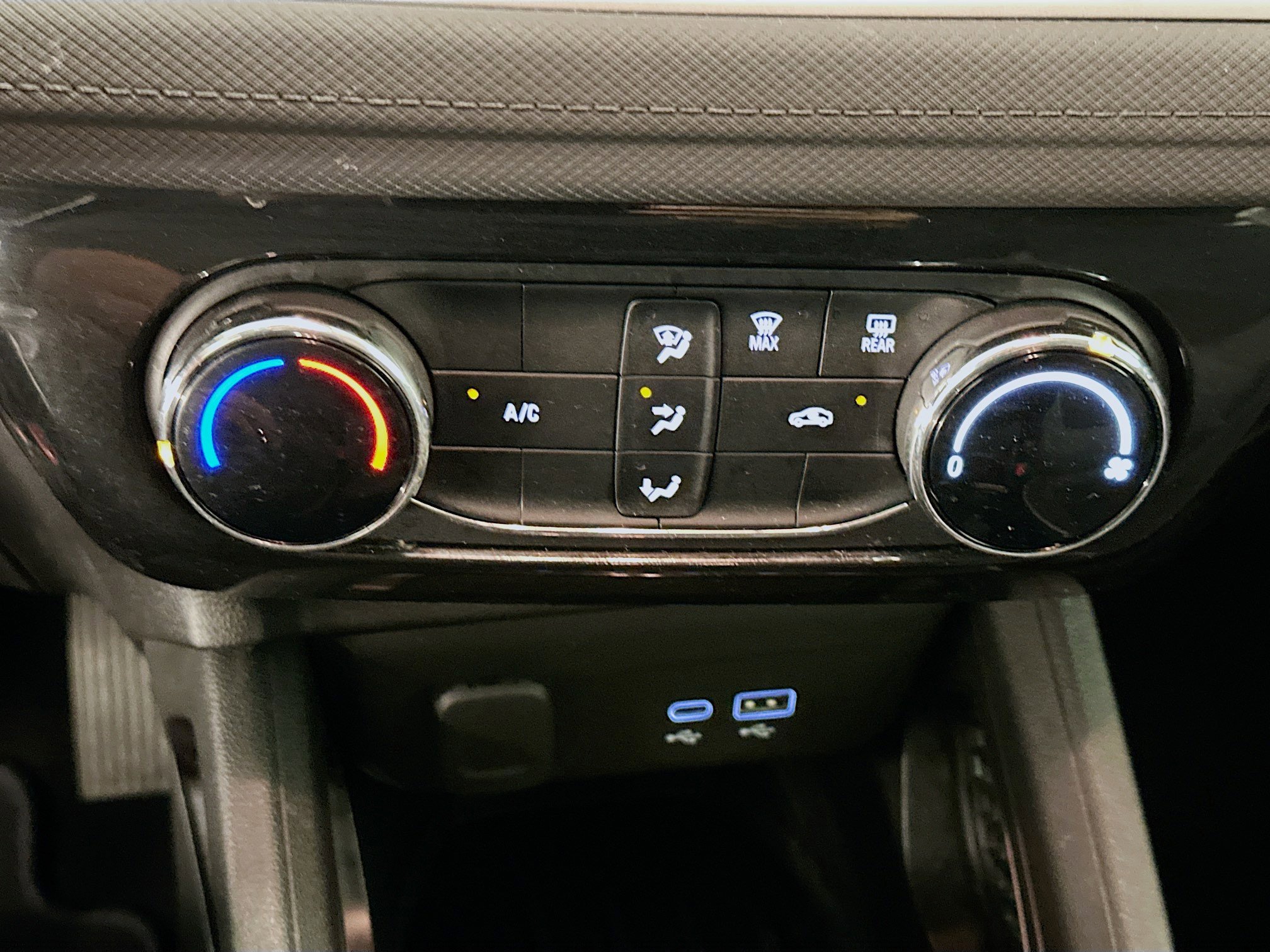 Used 2025 Chevrolet TrailBlazer LT AWD/4WD image 24