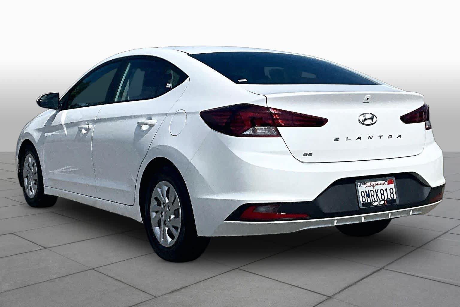 Used 2019 Hyundai Elantra SE w/ Cargo Package FWD image 11