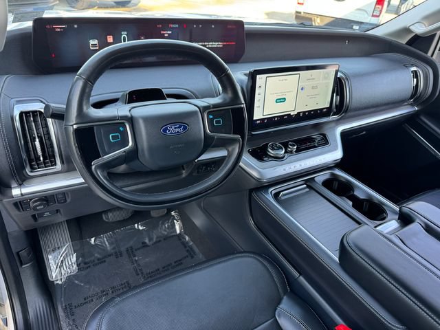Used 2025 Ford Expedition Platinum AWD/4WD image 11