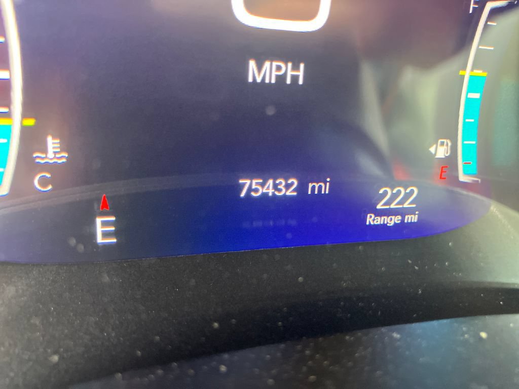 Used 2024 Chrysler Pacifica Touring-L FWD image 18