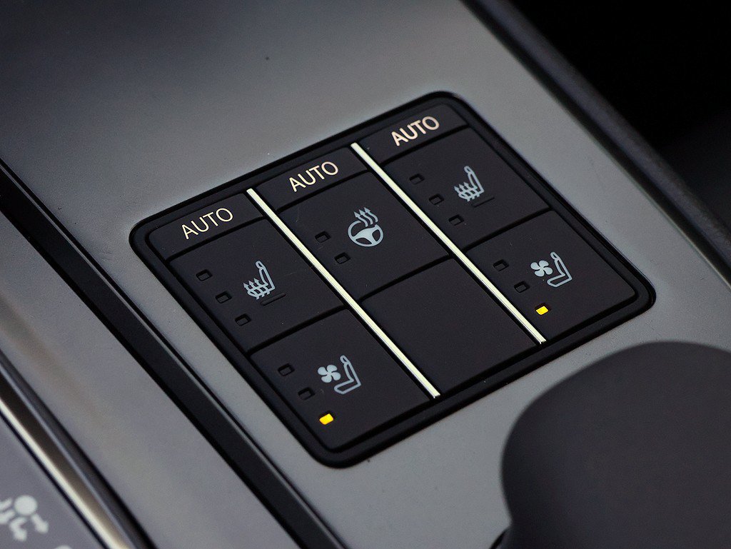 New 2026 Lexus UX 300h AWD w/ Accessory Package (2T) image 26