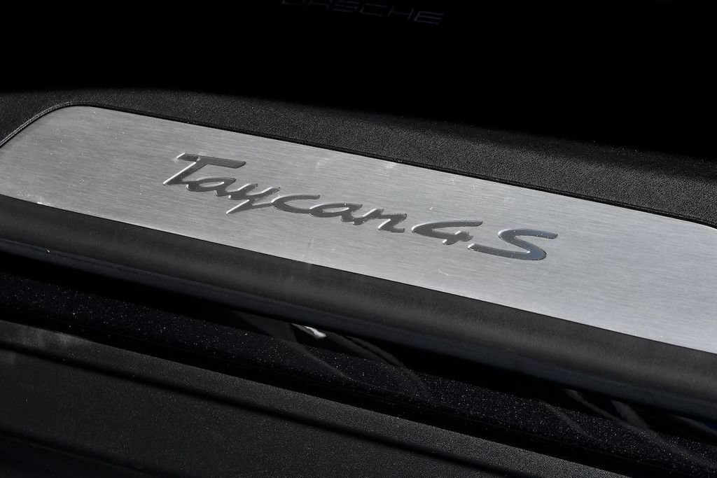 Used 2020 Porsche Taycan 4S AWD/4WD image 31