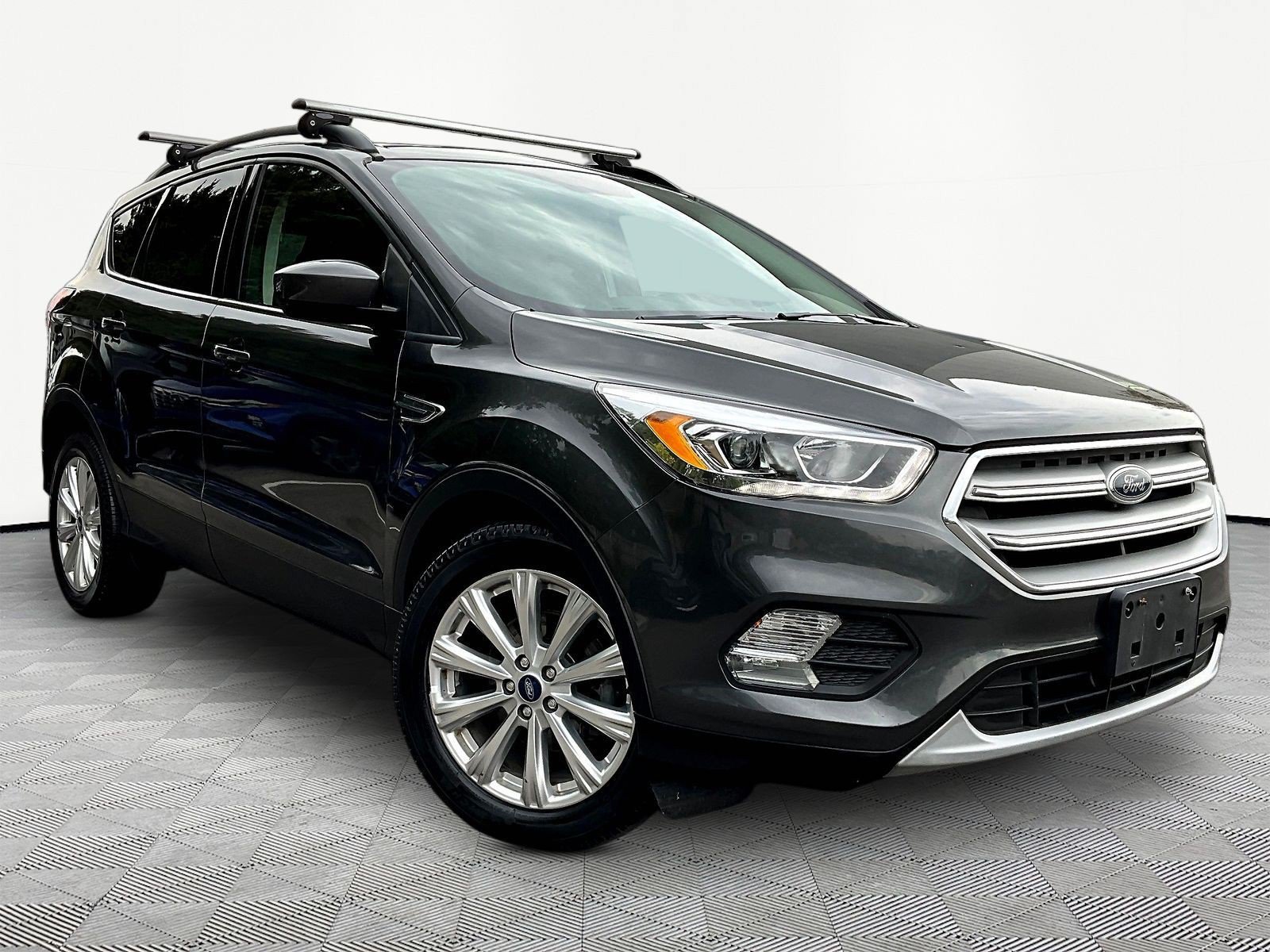 Used 2019 Ford Escape SEL FWD image 3
