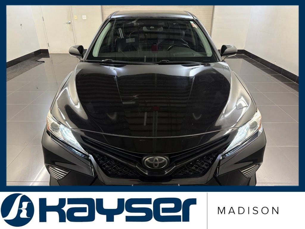 Used 2020 Toyota Camry XSE FWD image 2