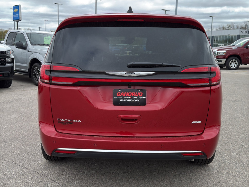 New 2026 Chrysler Pacifica Select AWD/4WD image 7