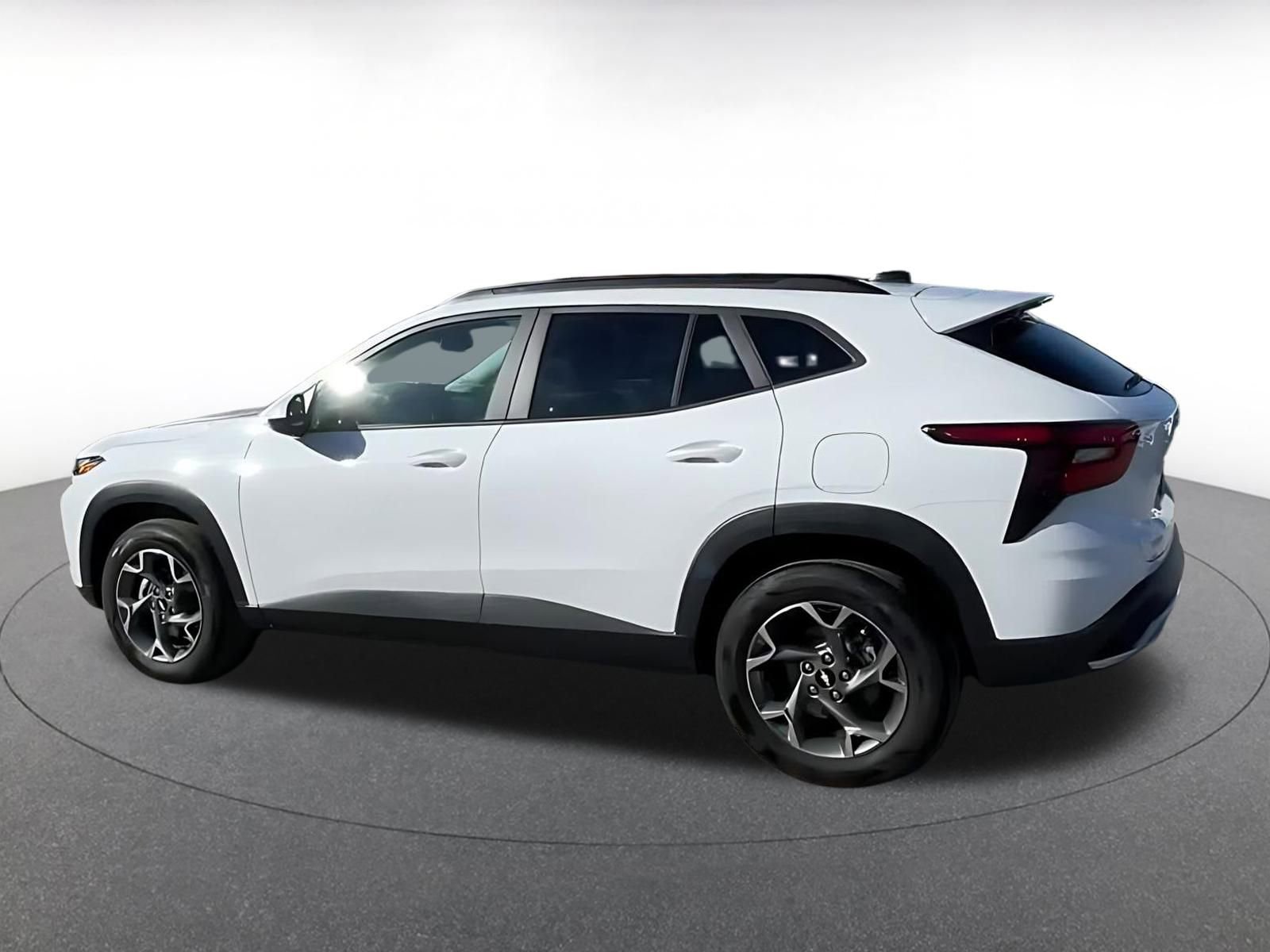 Used 2025 Chevrolet Trax LT image 10