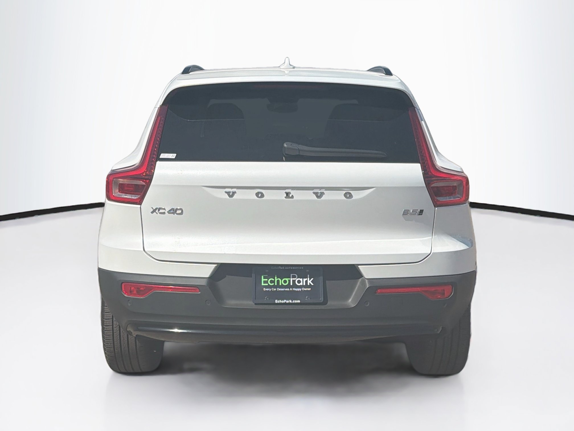 Used 2025 Volvo XC40 B5 Plus AWD/4WD image 7