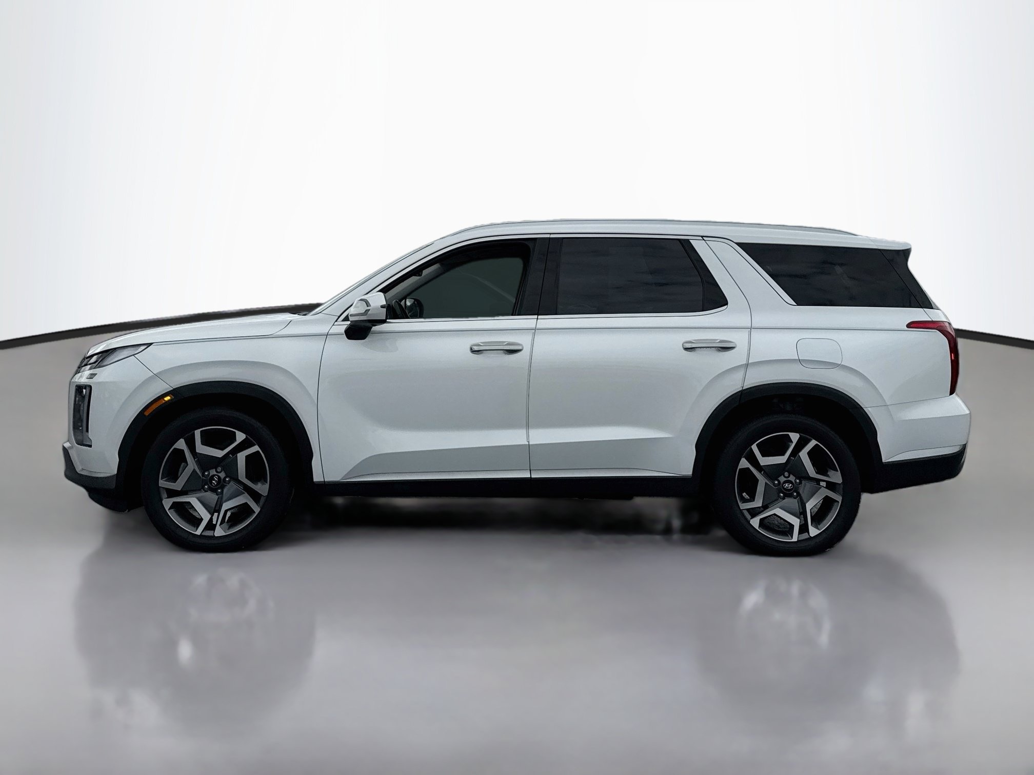 Used 2024 Hyundai Palisade SEL w/ Premium Package FWD image 4