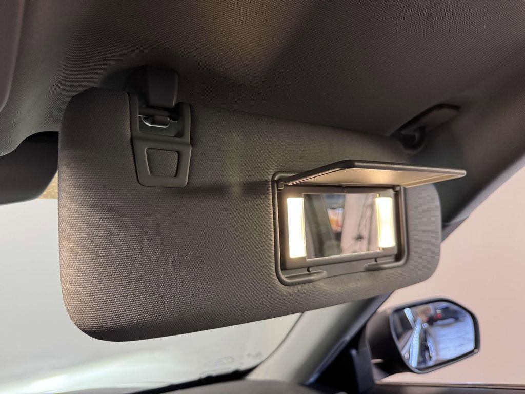 Used 2022 Ford Explorer XLT w/ Equipment Group 202A image 31