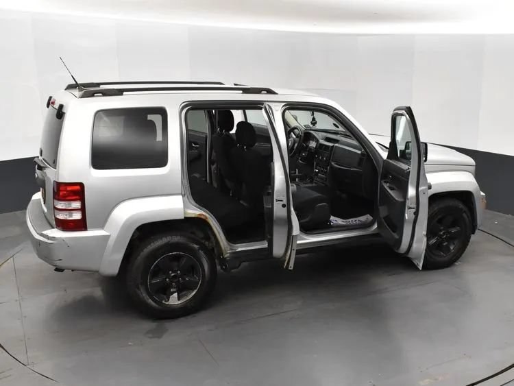 Used 2011 Jeep Liberty Sport w/ Popular Equipment Group AWD/4WD image 6