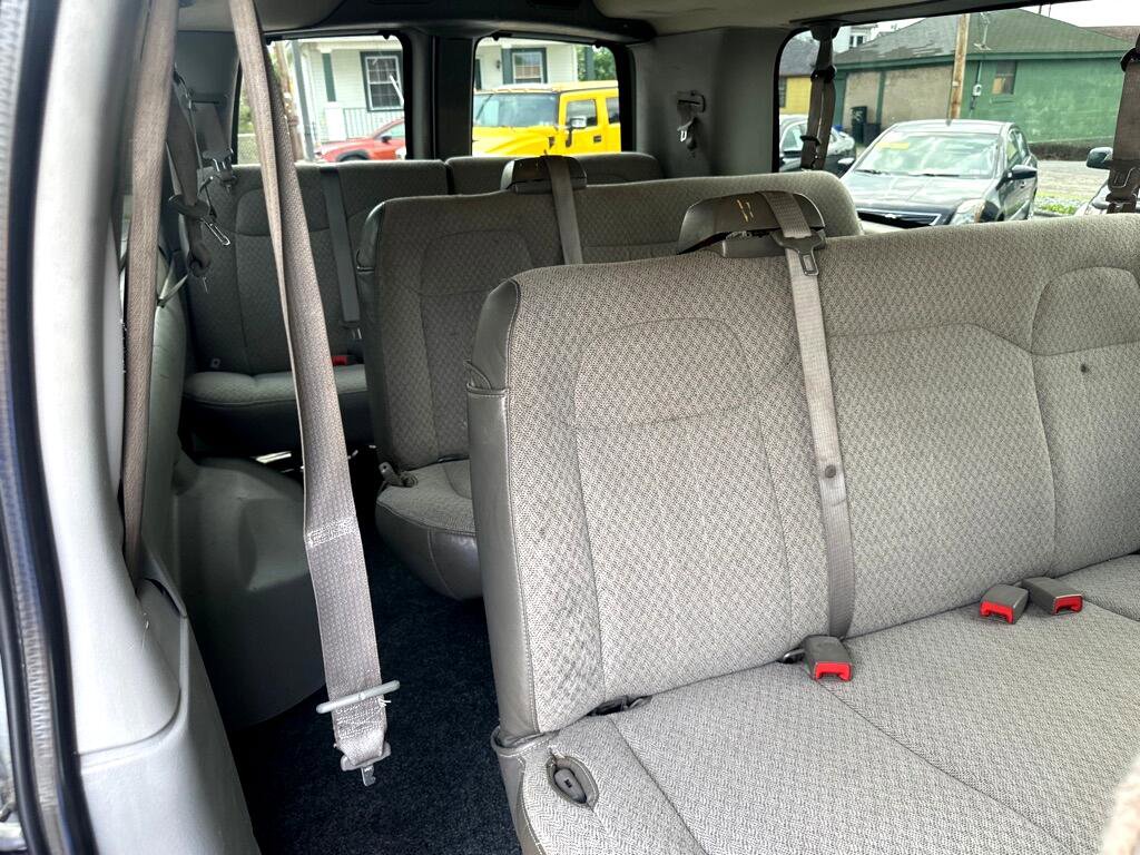 Used 2015 Chevrolet Express 3500 LS image 25