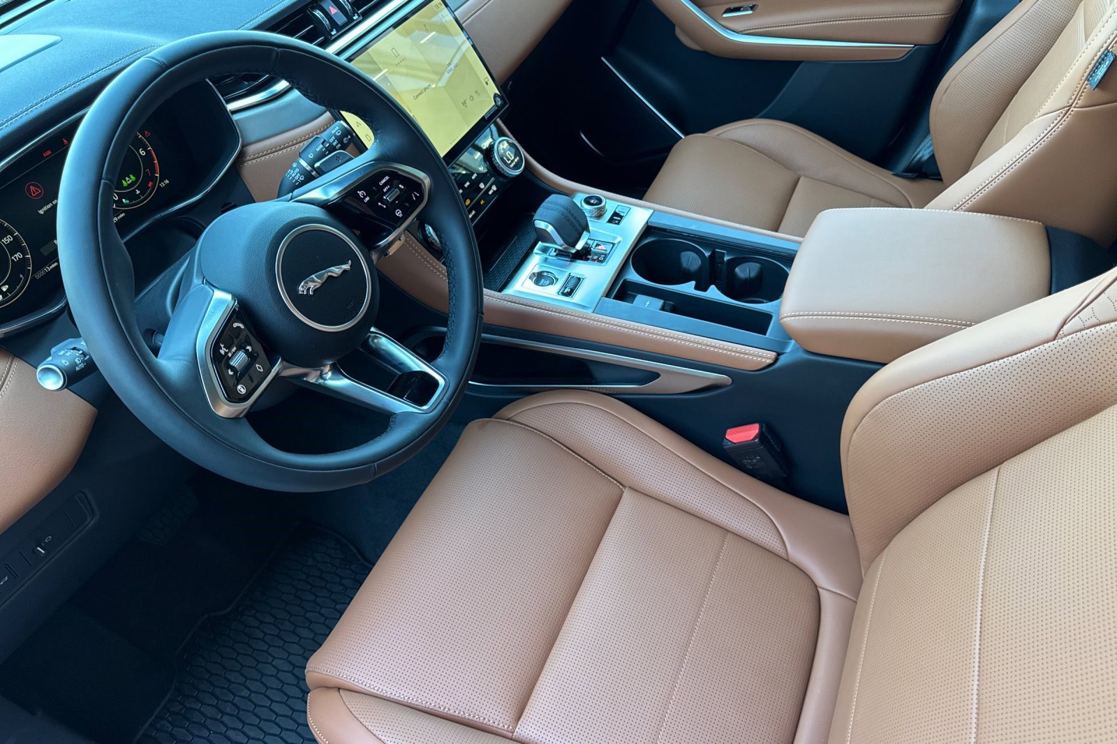 New 2026 Jaguar F-PACE R-Dynamic S image 5