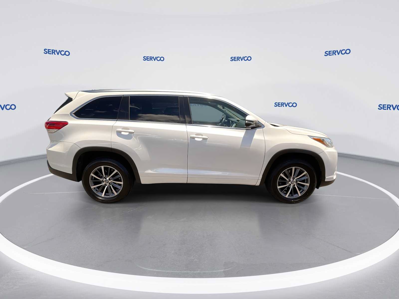 Used 2017 Toyota Highlander XLE FWD image 9