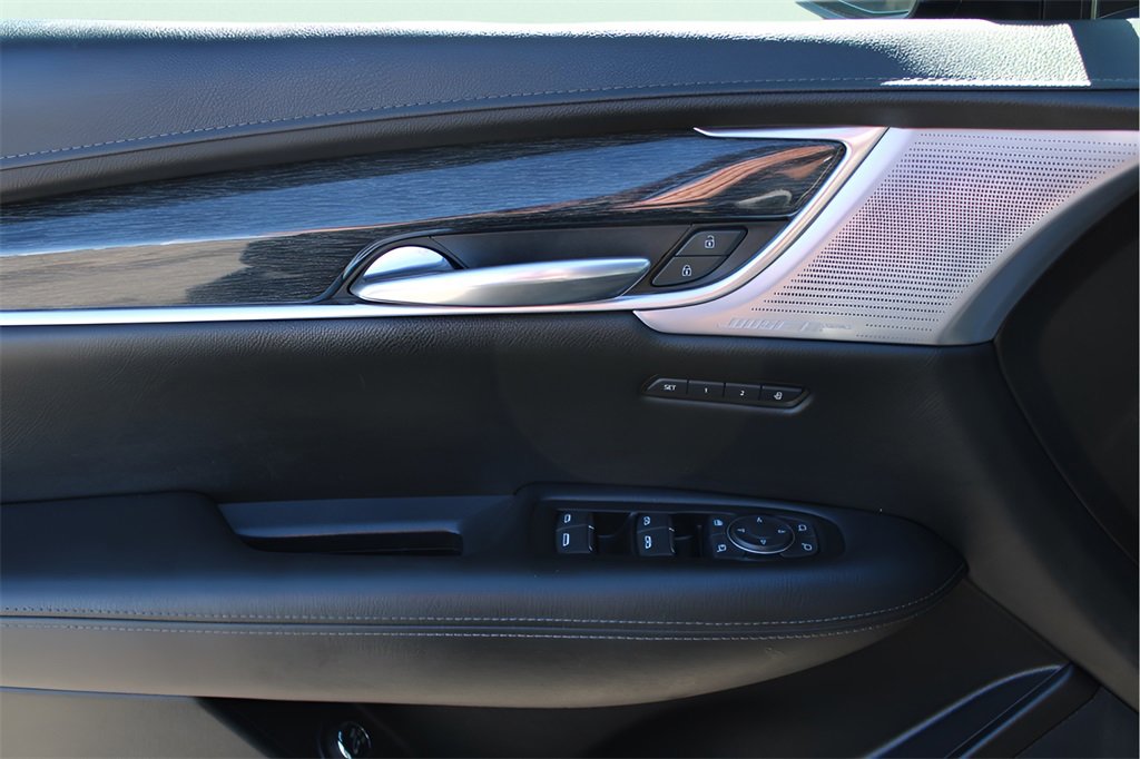 Used 2022 Cadillac XT5 Premium Luxury w/ LPO, Floor Liner Package image 18