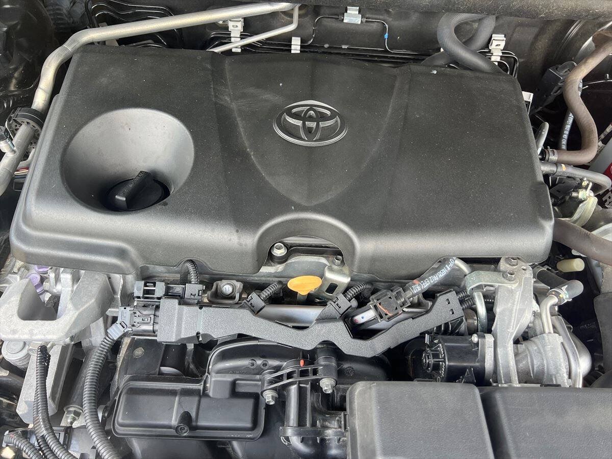 Used 2019 Toyota RAV4 Limited w/ Cold Weather Package FWD image 18
