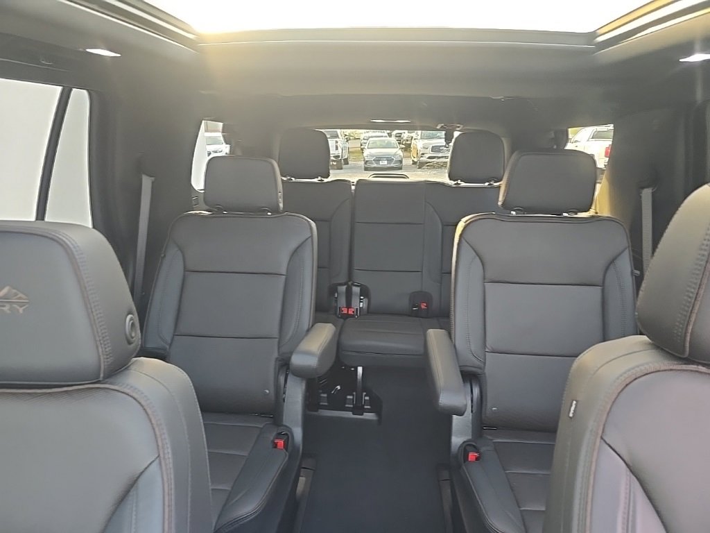 Used 2024 Chevrolet Tahoe High Country image 16