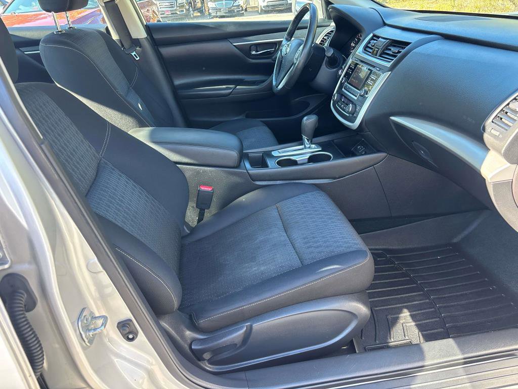 Used 2016 Nissan Altima 2.5 SV image 11