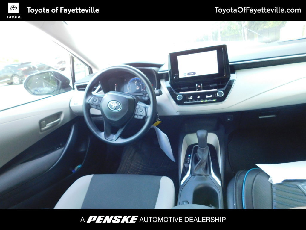 Used 2026 Toyota Corolla LE FWD image 2