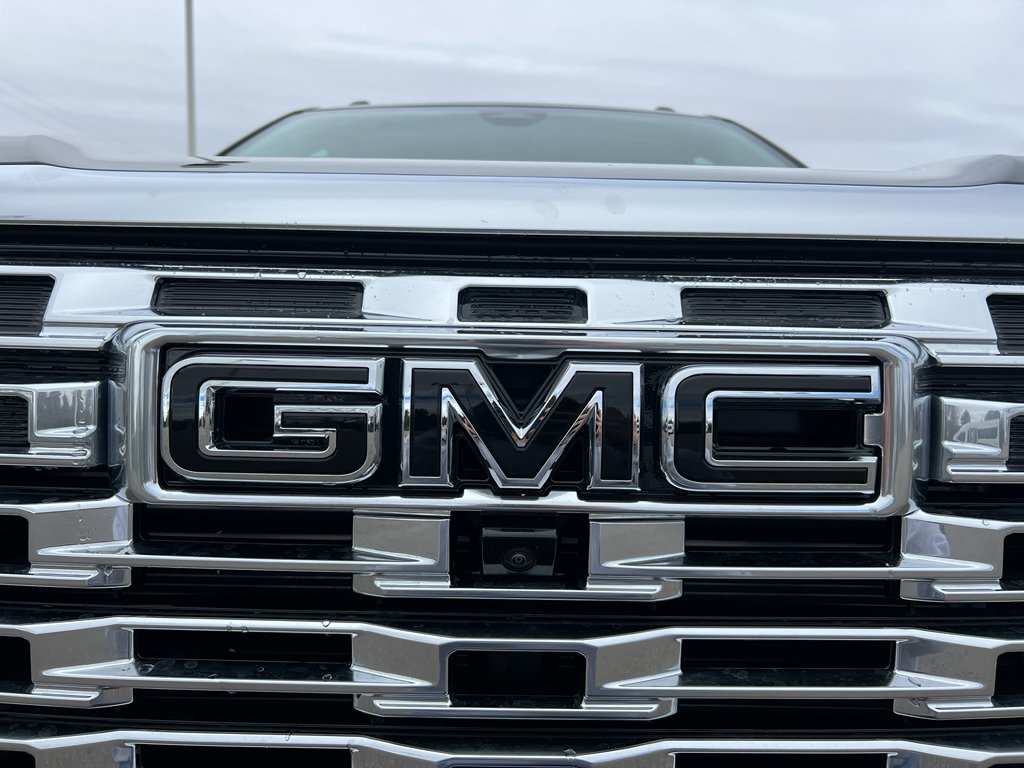 New 2026 GMC Terrain Denali w/ LPO, Black Badging Package image 13