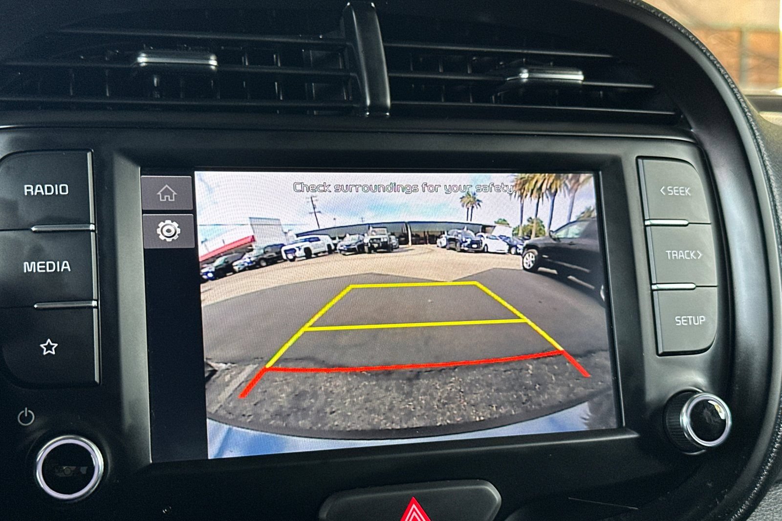 Used 2025 Kia Soul LX w/ LX Technology Package FWD image 20