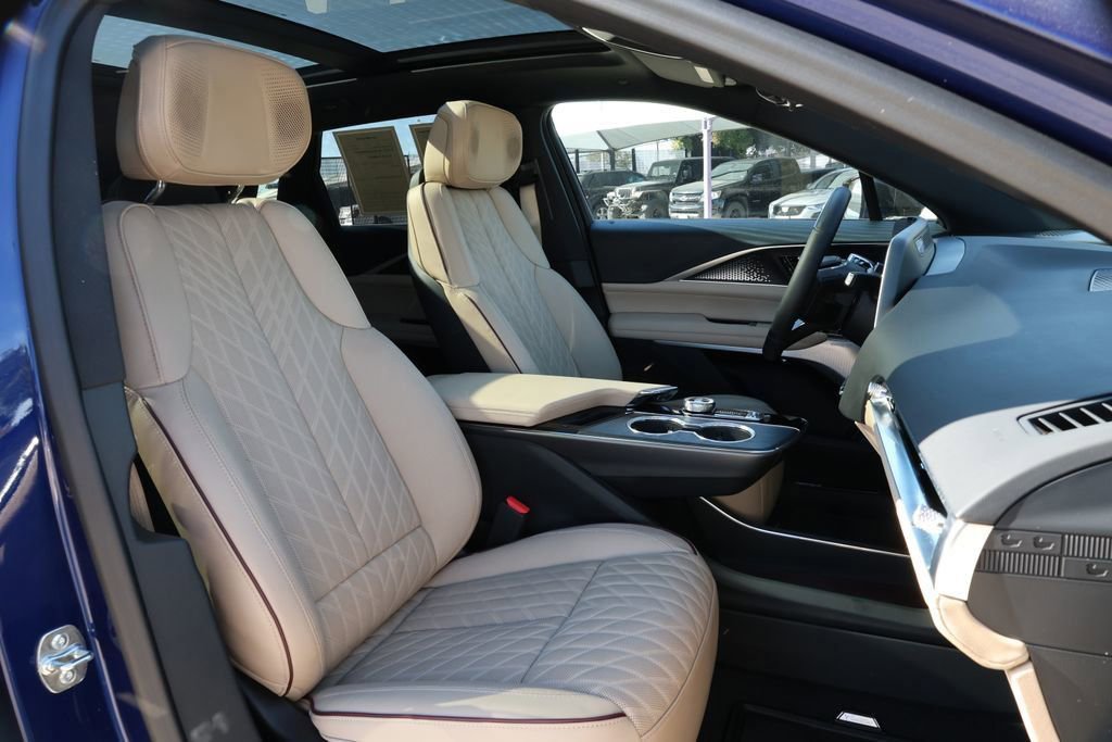 Certified 2025 Cadillac Lyriq Sport image 28