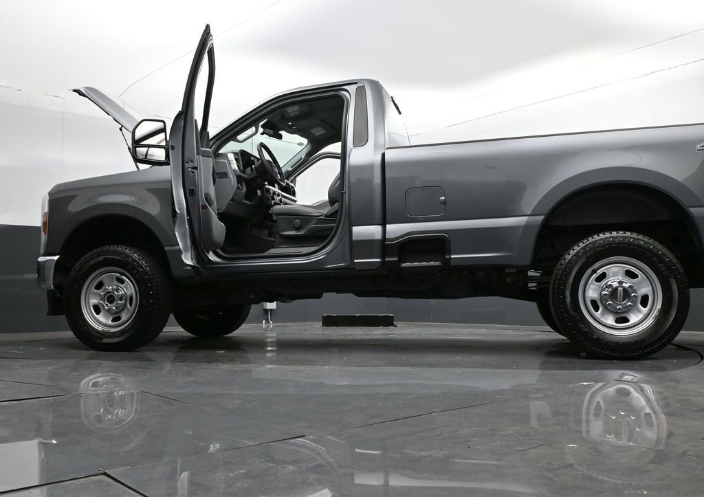 Used 2024 Ford F350 XL w/ XL Chrome Package image 28