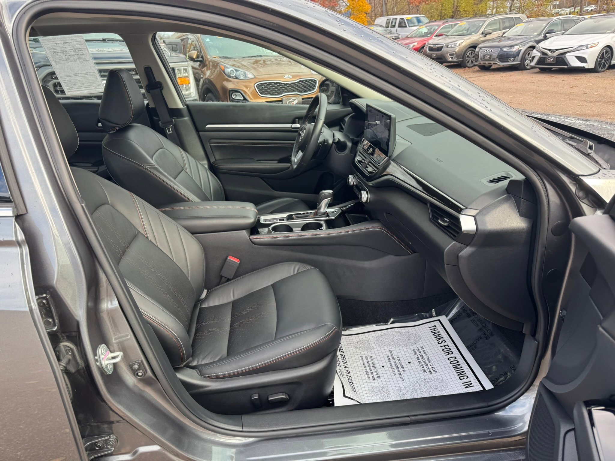 Used 2023 Nissan Altima 2.5 SR w/ SR Premium Package image 11