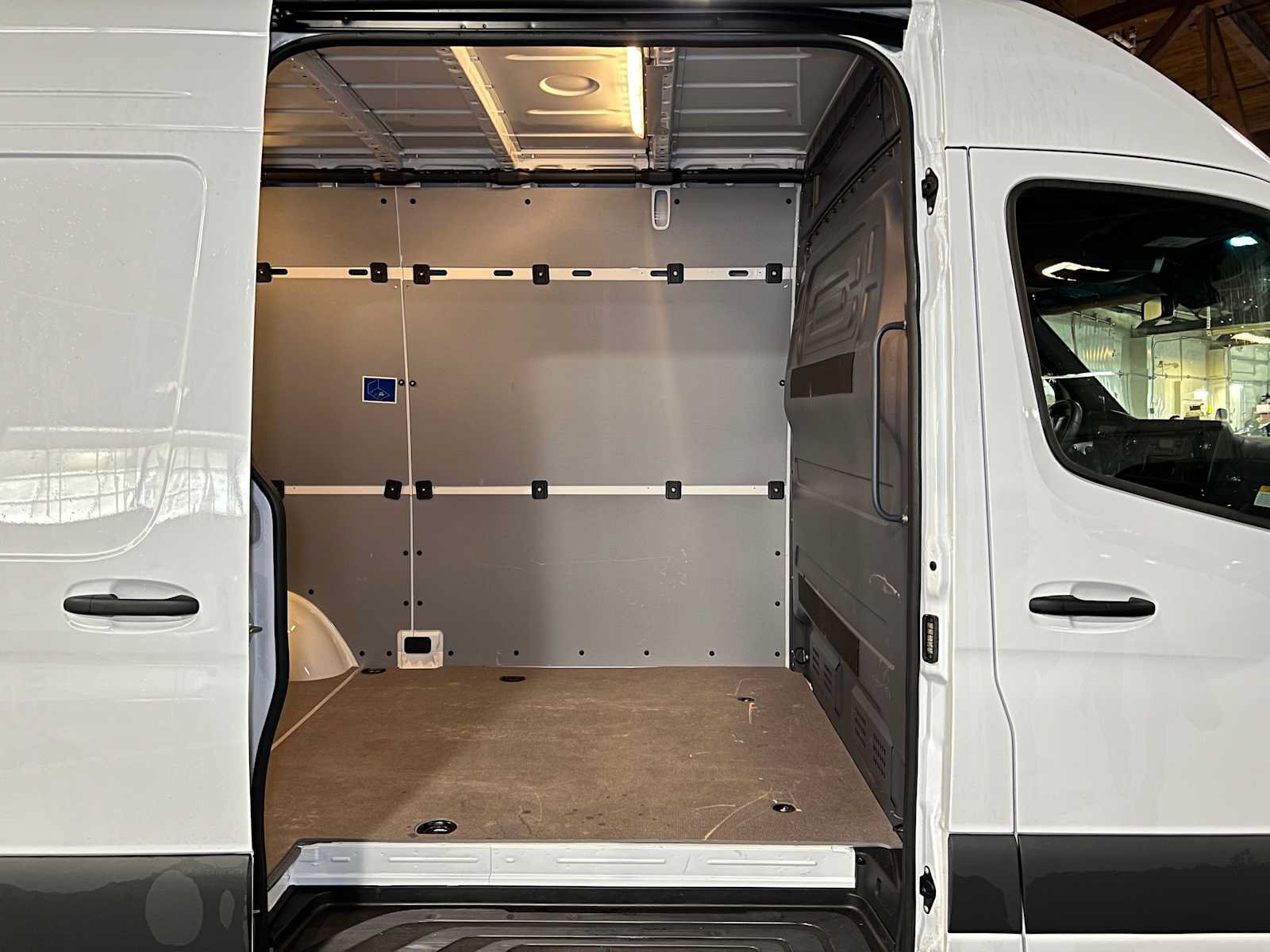 Used 2025 Mercedes-Benz Sprinter 2500 image 12