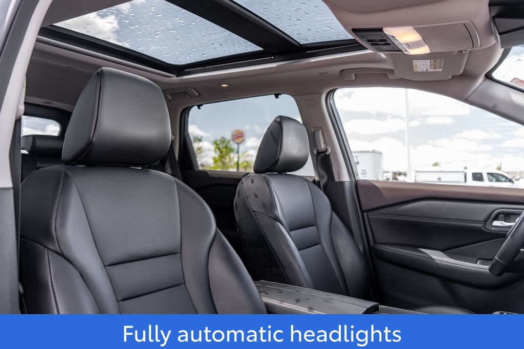 Used 2023 Nissan Rogue SV w/ SV Premium B Package AWD/4WD image 13