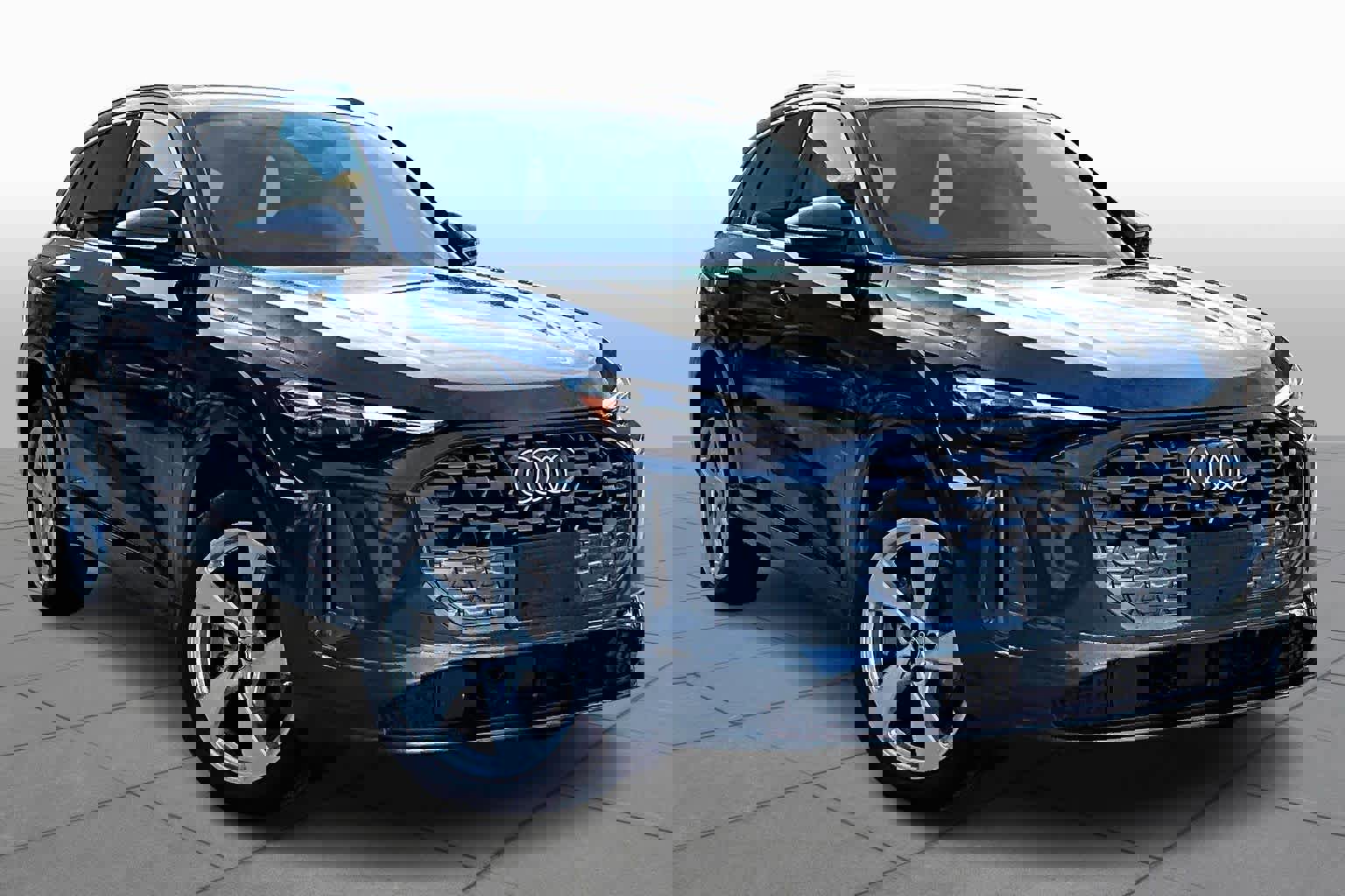 Used 2025 Audi Q5 Premium Plus w/ Premium Plus image 2