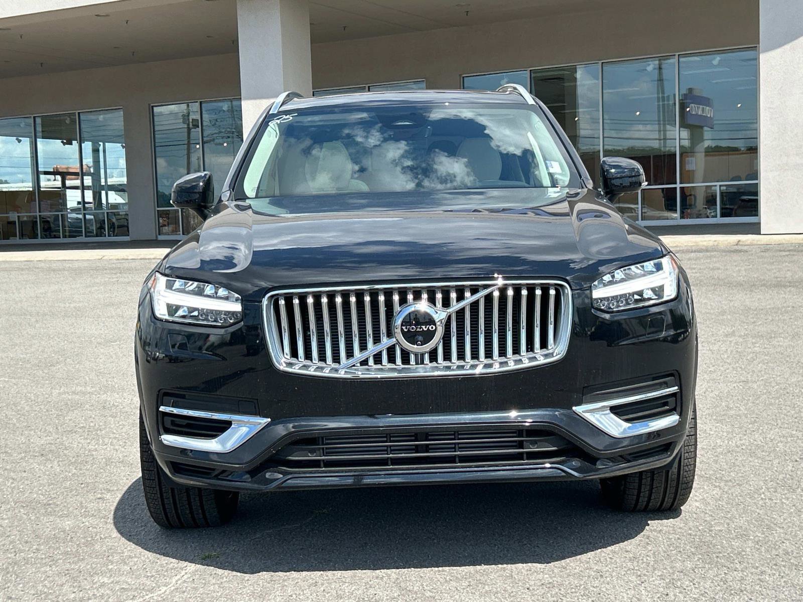 New 2025 Volvo XC90 T8 Plus w/ Protection Package Premier AWD/4WD image 8