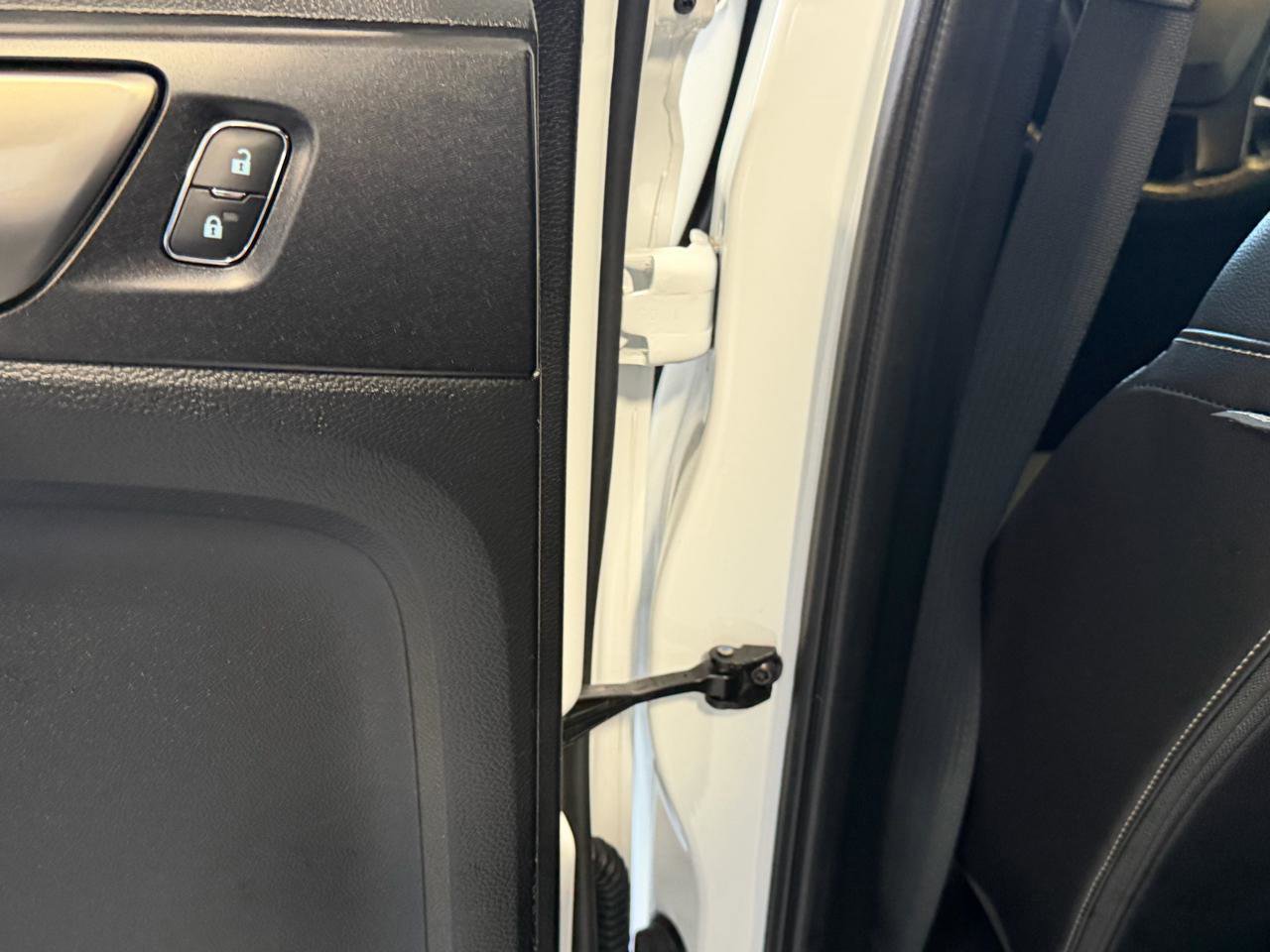 Used 2021 Ford Ranger Lariat w/ Tremor Off-Road Package image 16