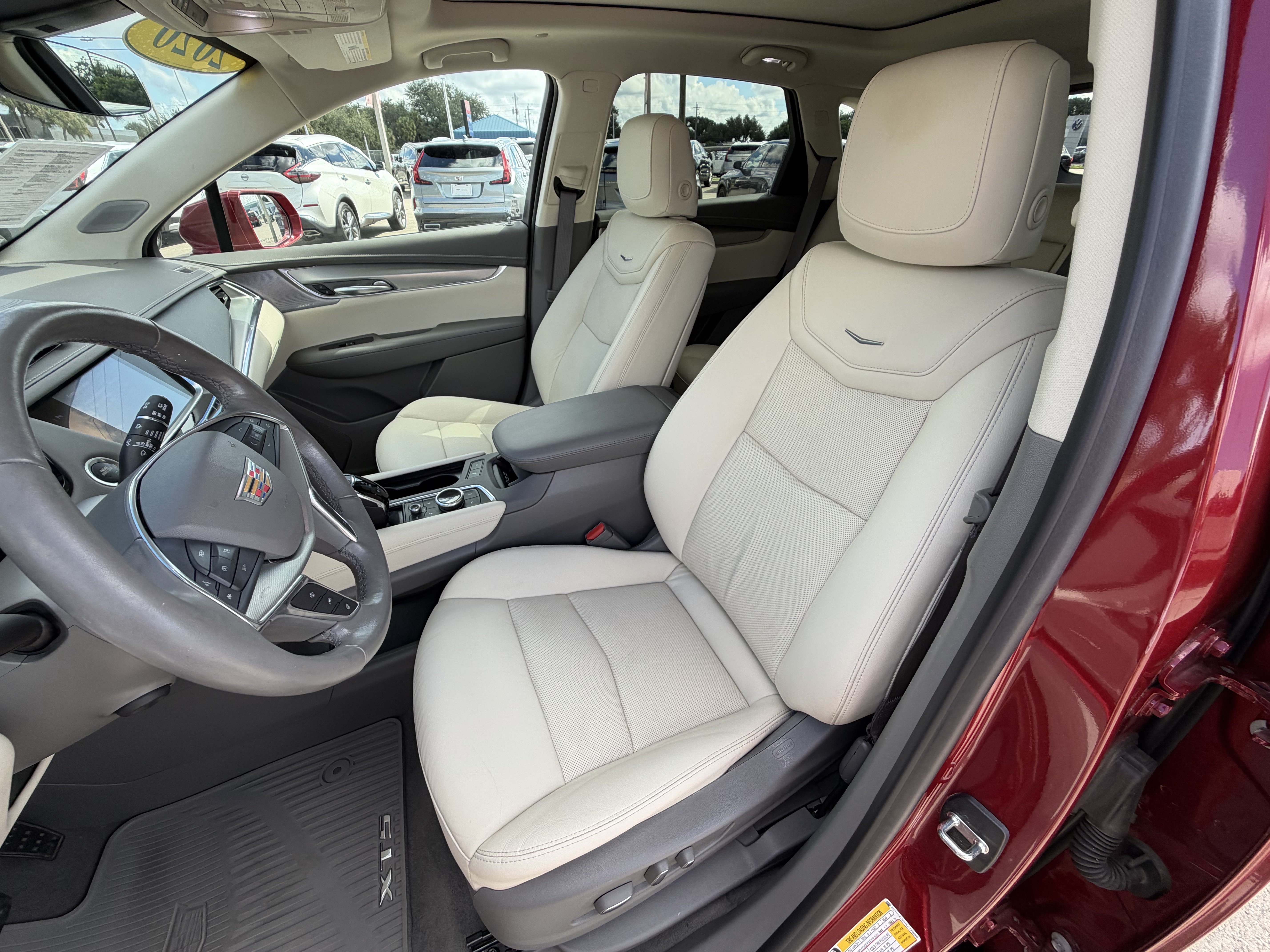Used 2020 Cadillac XT5 Premium Luxury FWD image 13