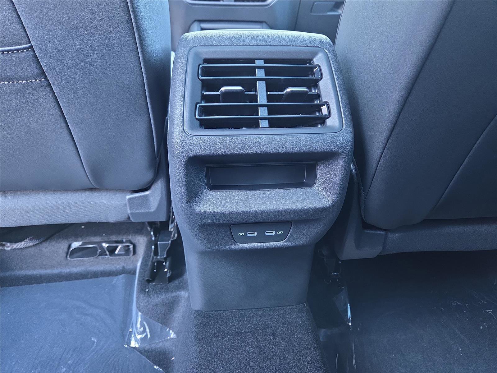 New 2025 Volkswagen Tiguan SE R-Line image 21