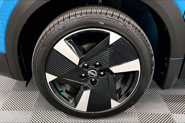 New 2025 Nissan Kicks SR w/ Illumination Package image 13