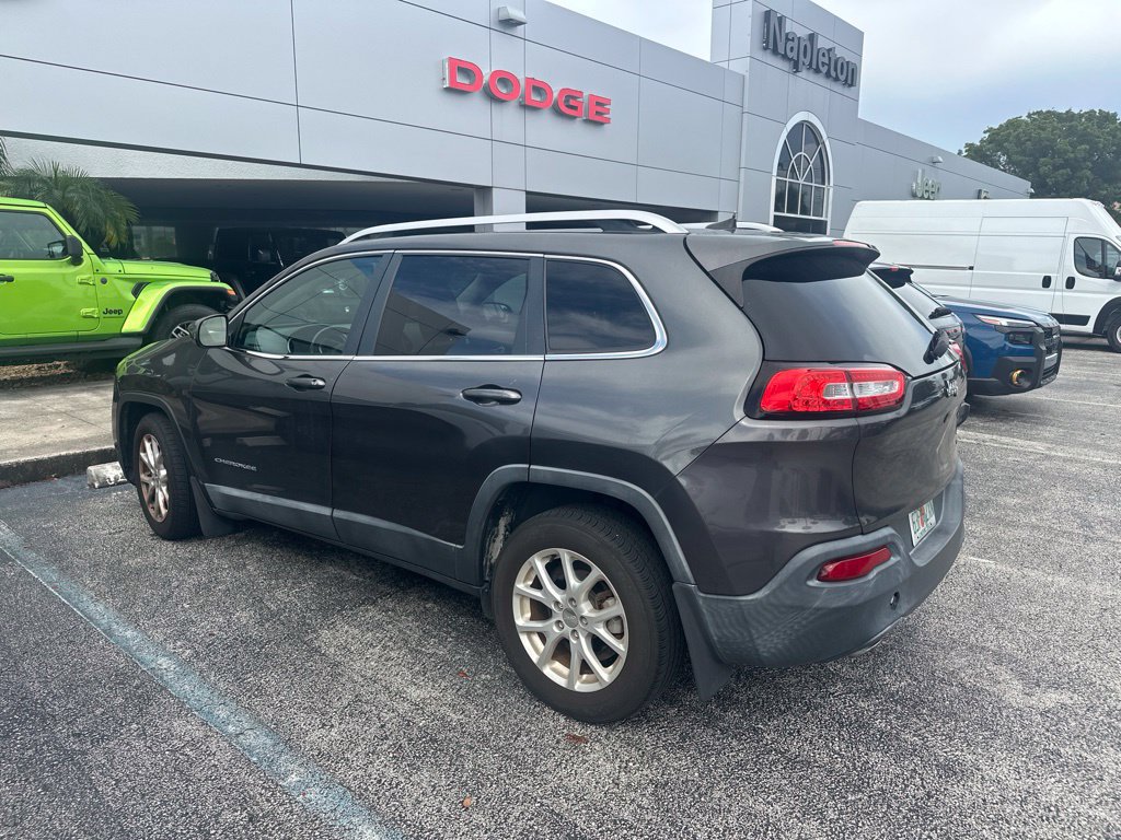 Used 2016 Jeep Cherokee Latitude FWD image 7