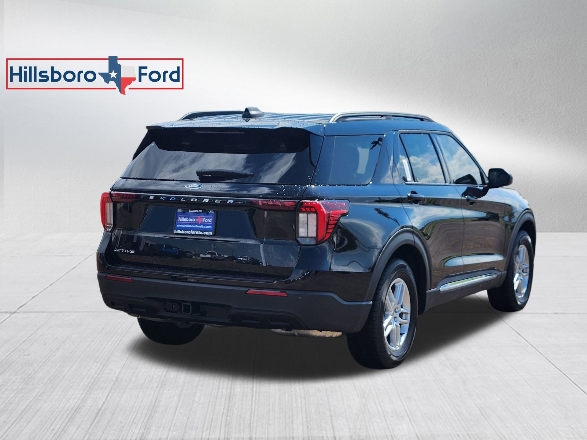 New 2025 Ford Explorer Active image 4