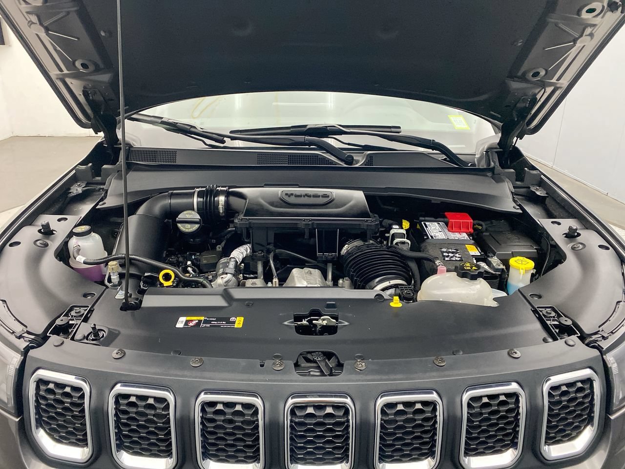 Used 2023 Jeep Compass Latitude w/ Convenience Group AWD/4WD image 11