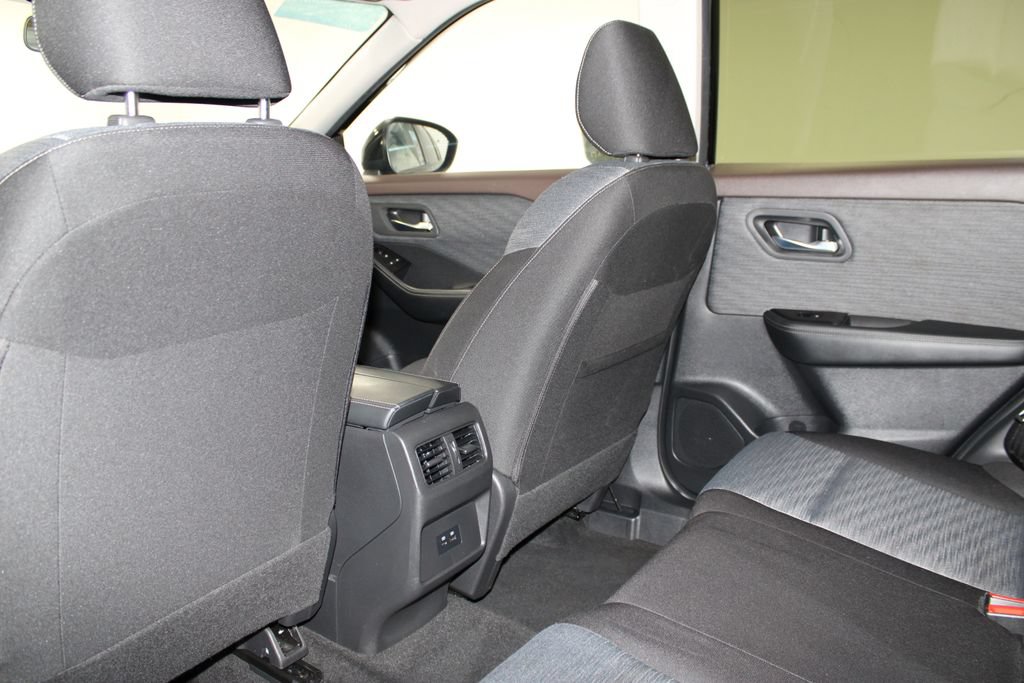 Used 2023 Nissan Rogue SV AWD/4WD image 24