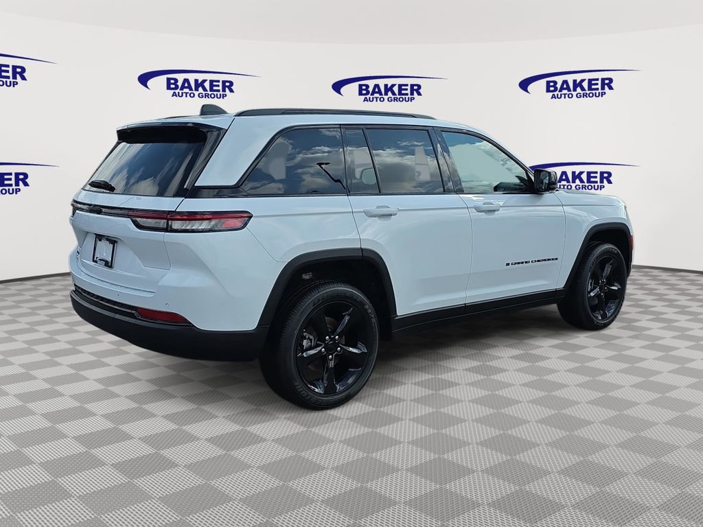 New 2025 Jeep Grand Cherokee Altitude image 3