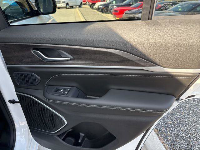 New 2026 Jeep Grand Cherokee Limited Reserve image 29