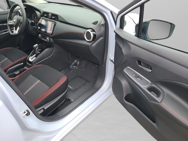 New 2025 Nissan Versa SR w/ Trunk Package FWD image 23