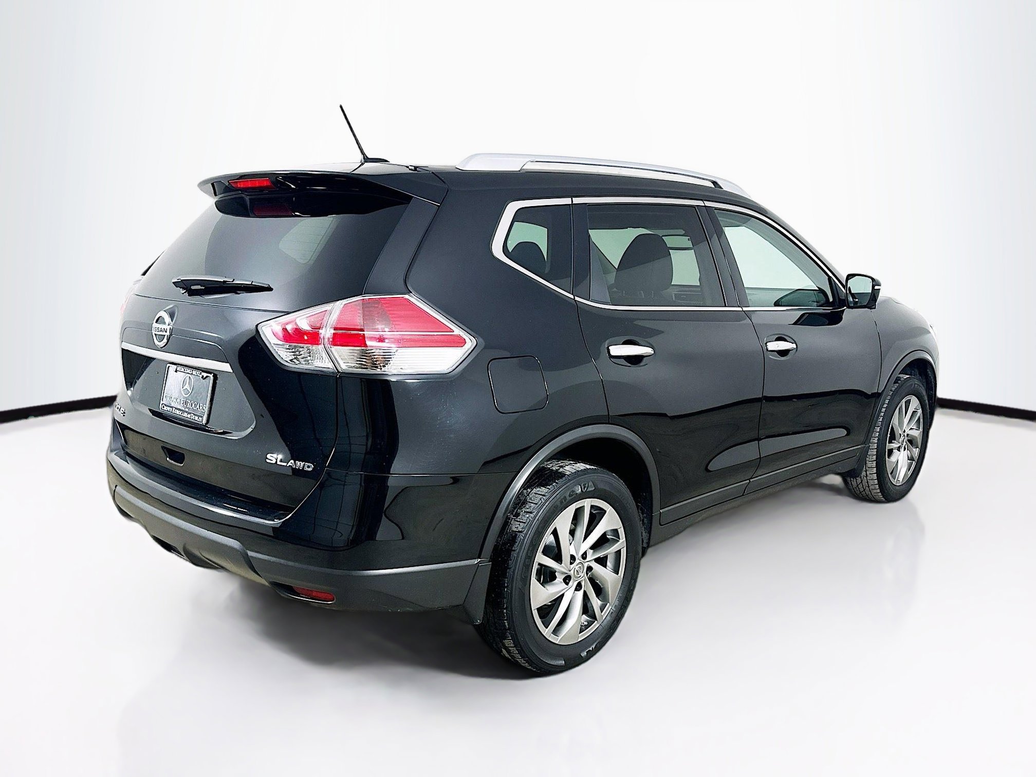 Used 2015 Nissan Rogue SL w/ SL Premium Package image 5