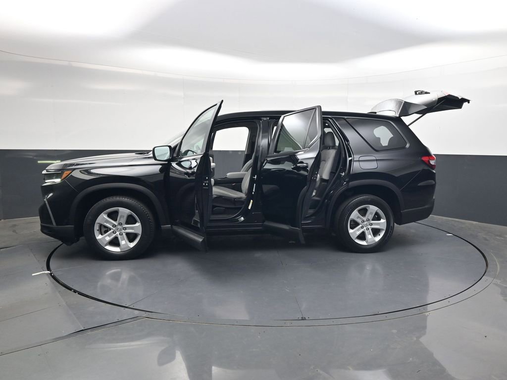 Used 2023 Honda Pilot LX image 36